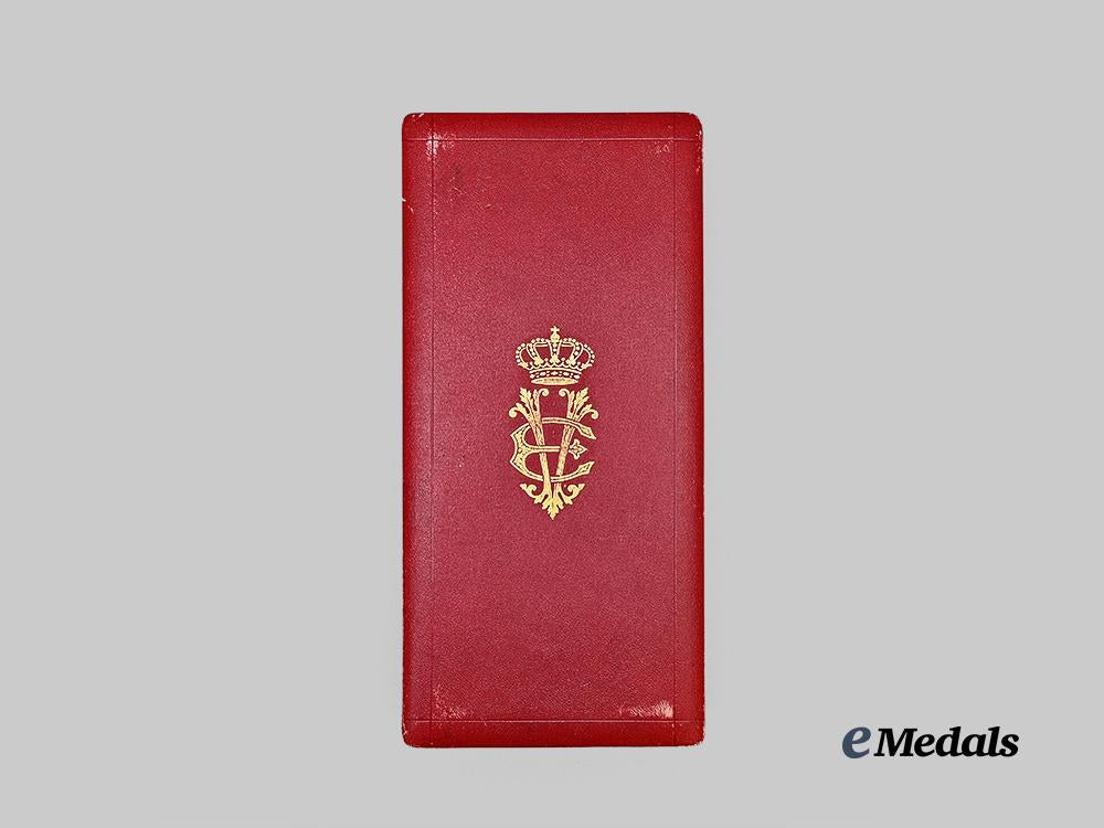 italy,_kingdom._an_order_of_the_crown,_grand_cross_set_in_gold,_by_cravanzola_e_medals__e_u25065_2