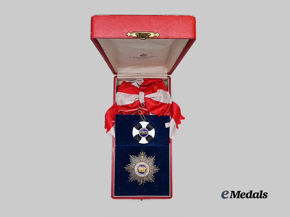 italy,_kingdom._an_order_of_the_crown,_grand_cross_set_in_gold,_by_cravanzola_e_medals__e_u25065_3
