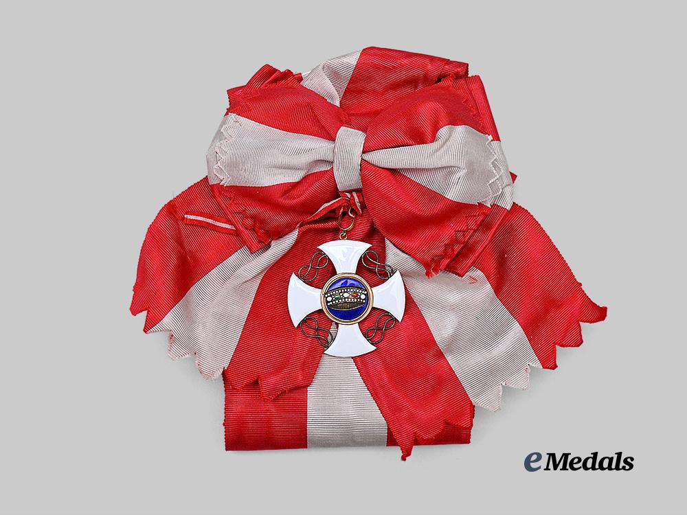 italy,_kingdom._an_order_of_the_crown,_grand_cross_set_in_gold,_by_cravanzola_e_medals__e_u25065_7
