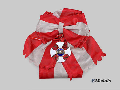 italy,_kingdom._an_order_of_the_crown,_grand_cross_set_in_gold,_by_cravanzola_e_medals__e_u25065_7