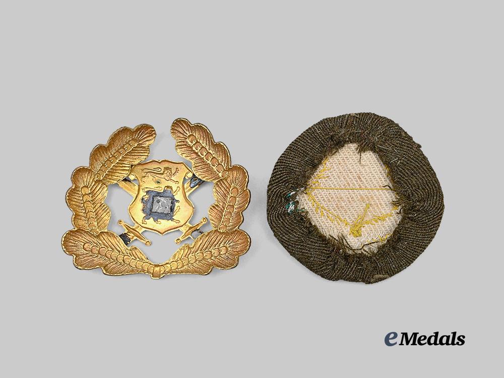 estonia,_republic._two_wartime_cap_insignia_e_medals__e_u25068_3