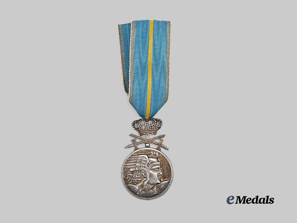 romania,_kingdom._a_medal_of_aeronautical_virtue,_second_class_silver_grade_with_swords&_crown_e_medals__e_u25125_2