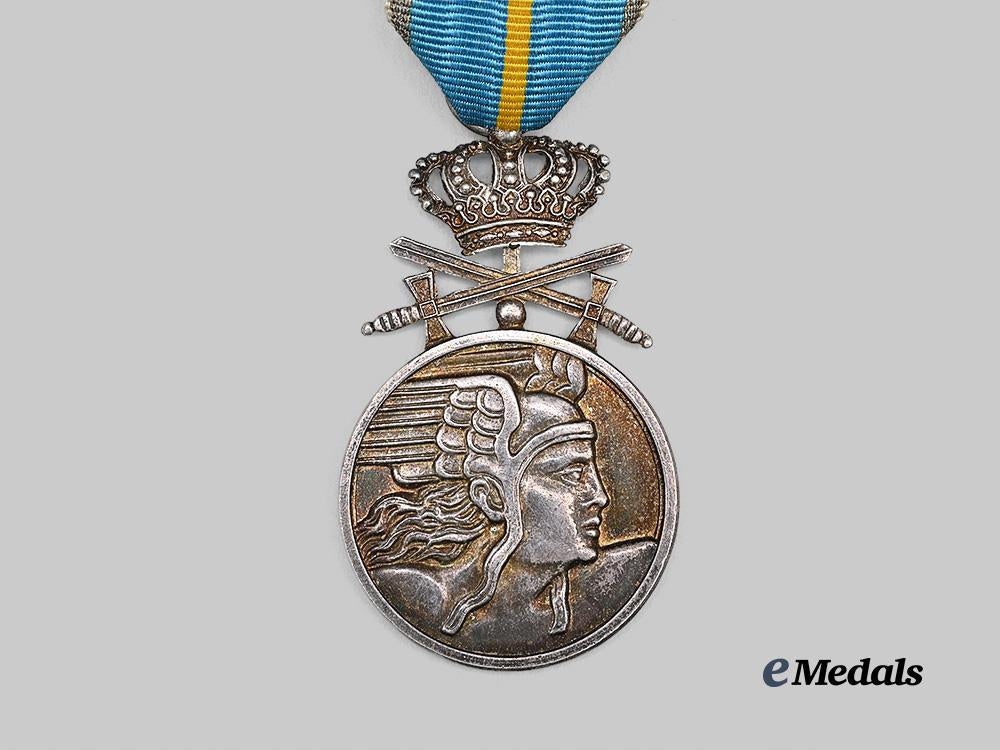 romania,_kingdom._a_medal_of_aeronautical_virtue,_second_class_silver_grade_with_swords&_crown_e_medals__e_u25125_3