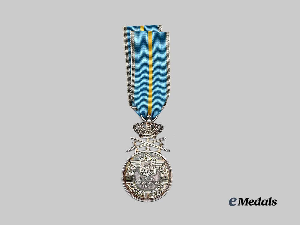 romania,_kingdom._a_medal_of_aeronautical_virtue,_second_class_silver_grade_with_swords&_crown_e_medals__e_u25125_4