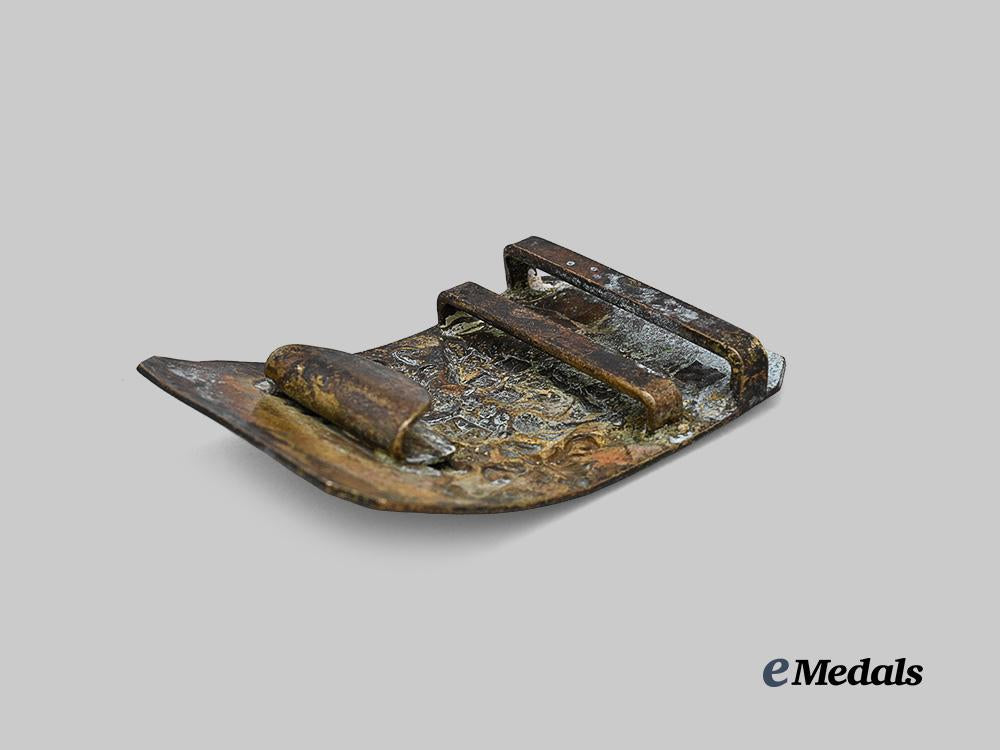 russia,_imperial._an_artillery_bet_buckle,_c.1915_e_medals__e_u25130_5