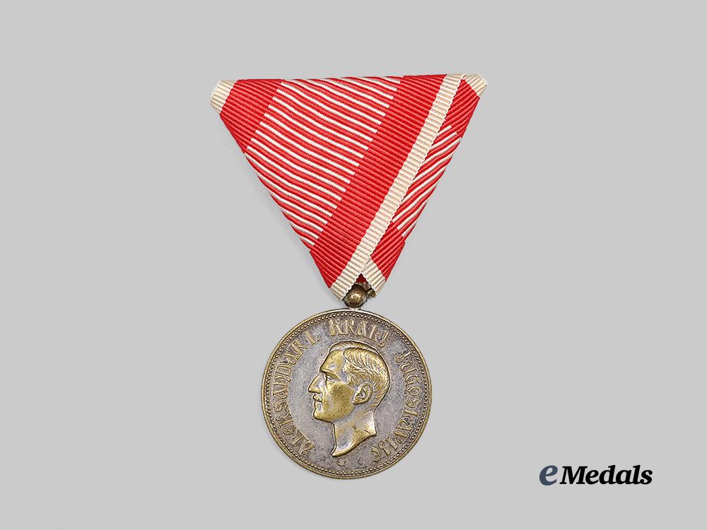 yugoslavia,_kingdom._a_royal_household_medal_of_king_alexander_i_e_medals__e_u25141_2