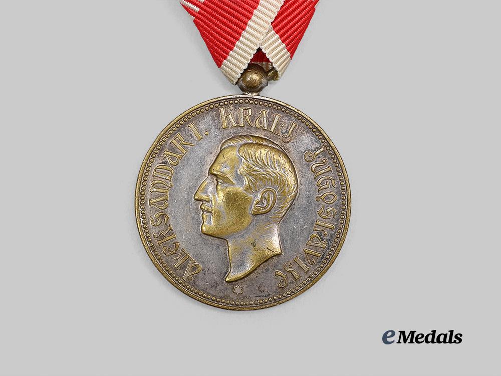 yugoslavia,_kingdom._a_royal_household_medal_of_king_alexander_i_e_medals__e_u25141_3