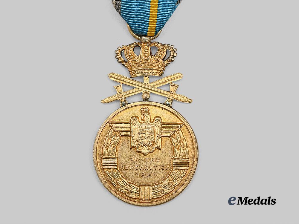 romania,_kingdom._a_medal_of_aeronautical_virtue,_first_class_gold_grade_with_swords&_crown_e_medals__e_u25154_5