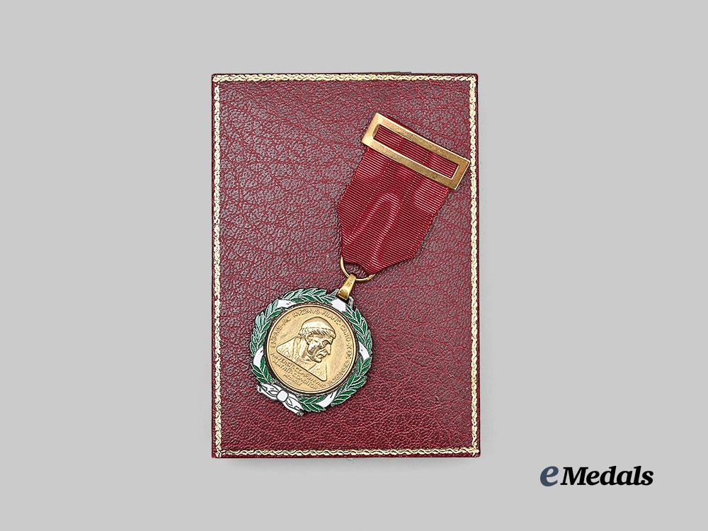 spain,_republic._a_cardinal_cisneros_chest_medal_from_complutense_university_e_medals__e_u25168_4