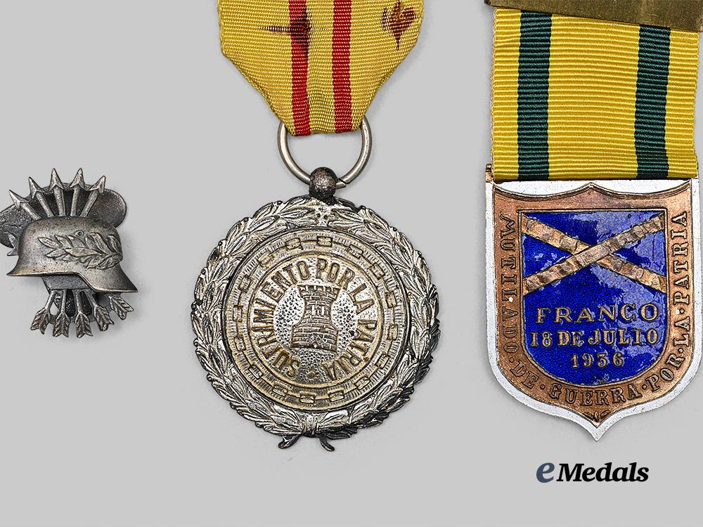 spain,_spanish_state._two_commemorative_civil_war_medals_and_blue_division_member’s_badge_e_medals__e_u25175_3