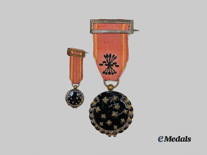 spain,_spanish_state._an_old_guard_medal_and_miniature_to_margarita_jaurne_sorell,1936_e_medals__e_u25177_2