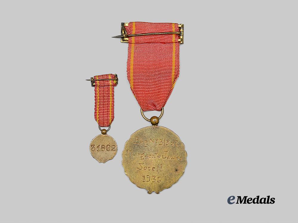 spain,_spanish_state._an_old_guard_medal_and_miniature_to_margarita_jaurne_sorell,1936_e_medals__e_u25177_4