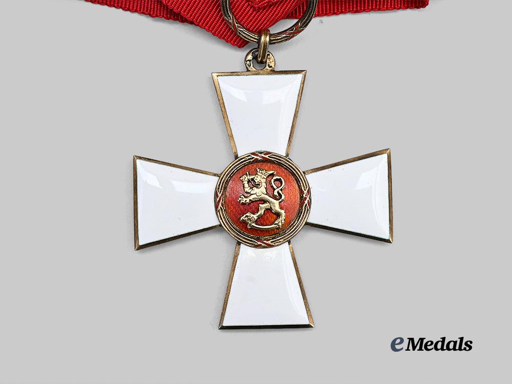 finland,_republic._an_order_of_the_lion_of_finland,_commander’s_badge_by_a._tillander_with_case_e_medals__e_u25188_7