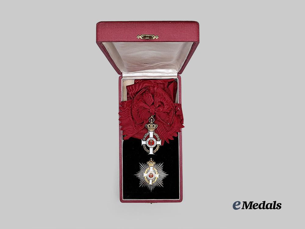 greece,_kingdom._an_order_of_st._george_i,_grand_cross_set_in_case,_by_kelaidis,_c.1935_e_medals__e_u25205_3