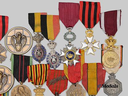 belgium,_kingdom._a_large_lot_of_nineteen_belgian_medals_and_decorations_e_medals__e_u25206_4