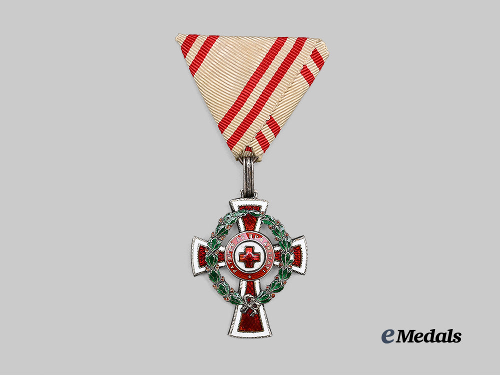 austria,_imperial._an_honour_decoration_of_the_red_cross,_i_i_class_cross_e_medals__e_u25229_2