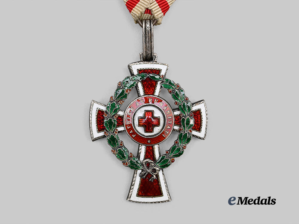 austria,_imperial._an_honour_decoration_of_the_red_cross,_i_i_class_cross_e_medals__e_u25229_3