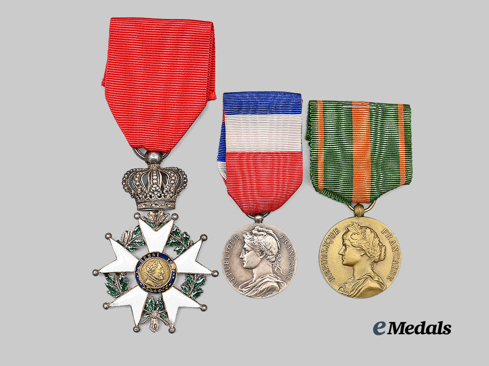 france._a_july_monarchy_legion_of_honour,_knight,_and_two_republic_medals_e_medals__e_u25242_2