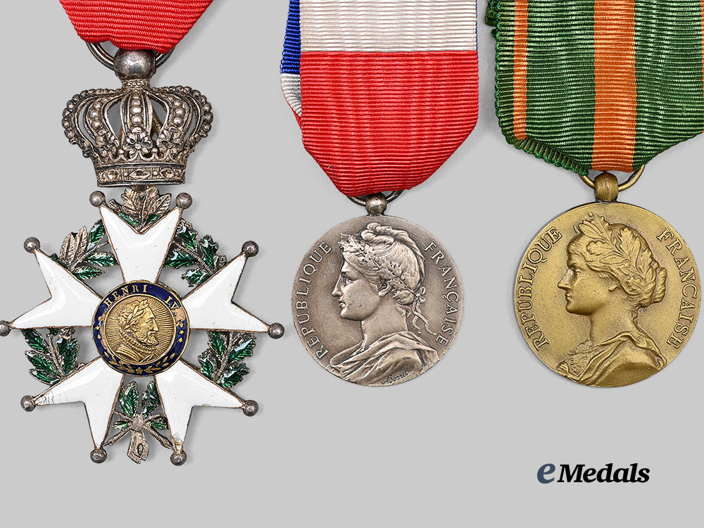 france._a_july_monarchy_legion_of_honour,_knight,_and_two_republic_medals_e_medals__e_u25242_3