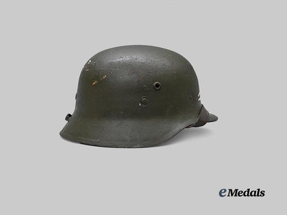 hungary,_regency._an_m38_steel_helmet,_finnish_export_example,_by_má_v_a_g_e_medals__e_u25255_6