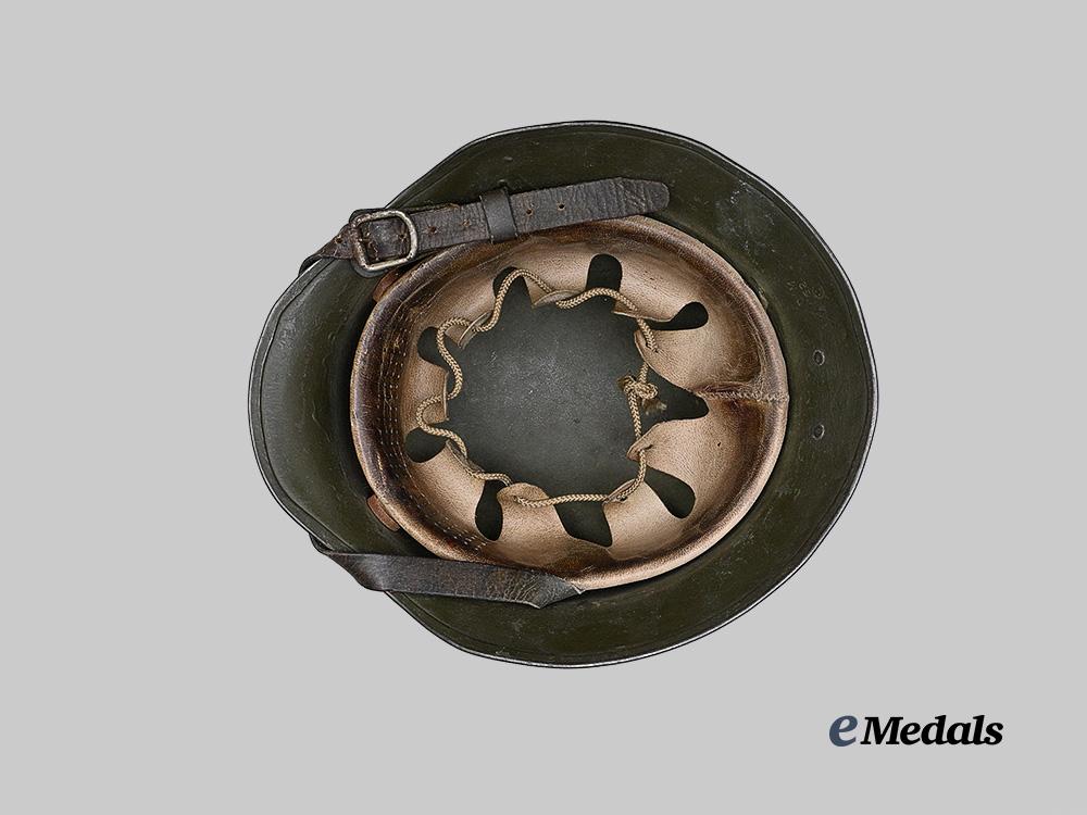hungary,_regency._an_m38_steel_helmet,_finnish_export_example,_by_má_v_a_g_e_medals__e_u25255_9
