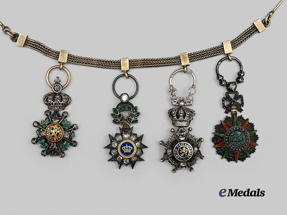 belgium,_kingdom._a_superb_miniature_group_in_diamonds_e_medals__e_u25292_3