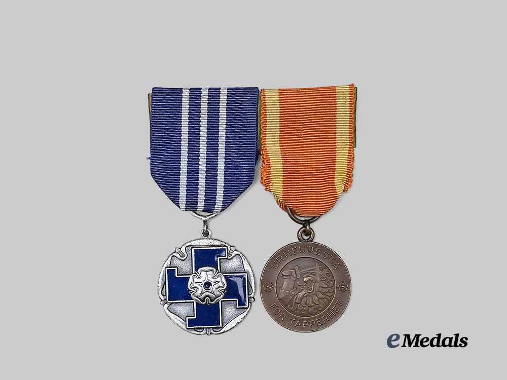 finland,_republic._a_woman's_bravery_pair1941_e_medals__e_u25297_2