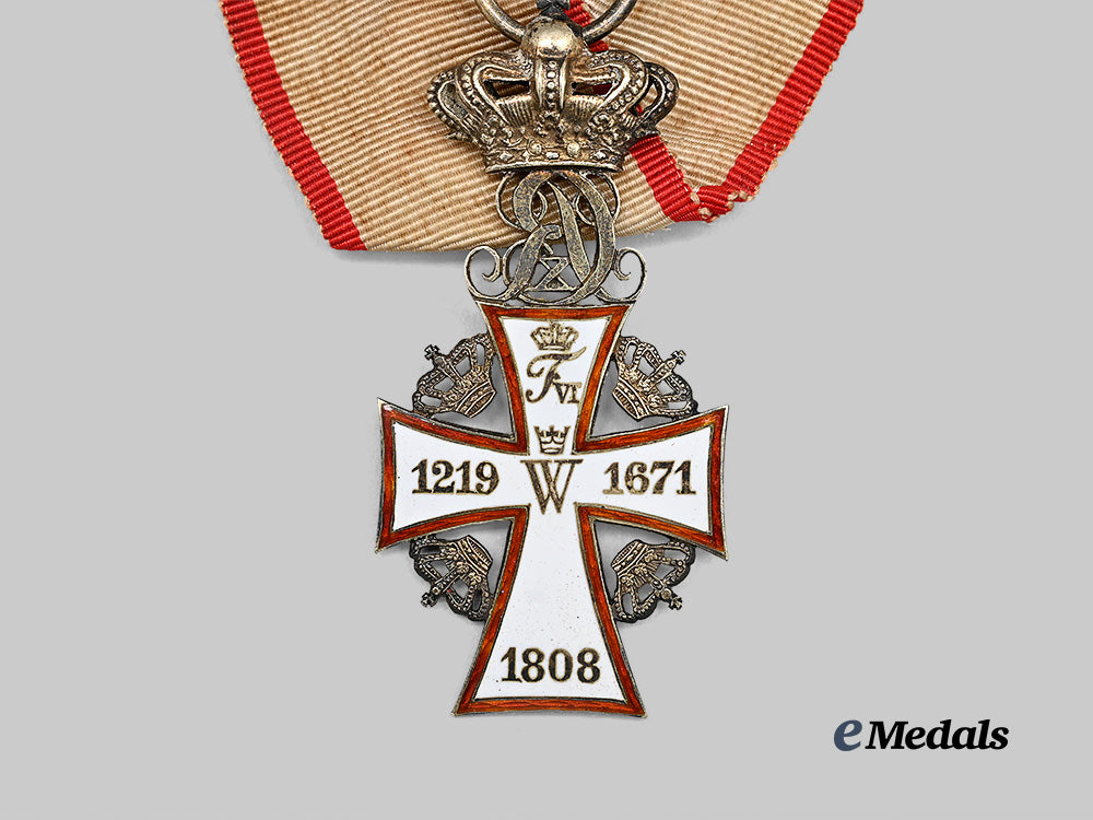 denmark,_kingdom._an_order_of_dannebrog,_knight_with_case,_by_a._michelsen,_c.1945_e_medals__e_u25300_7