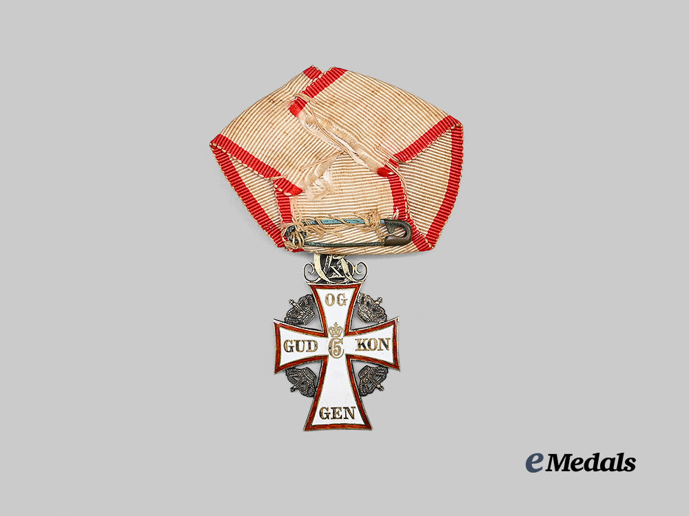 denmark,_kingdom._an_order_of_dannebrog,_knight_with_case,_by_a._michelsen,_c.1945_e_medals__e_u25300_8