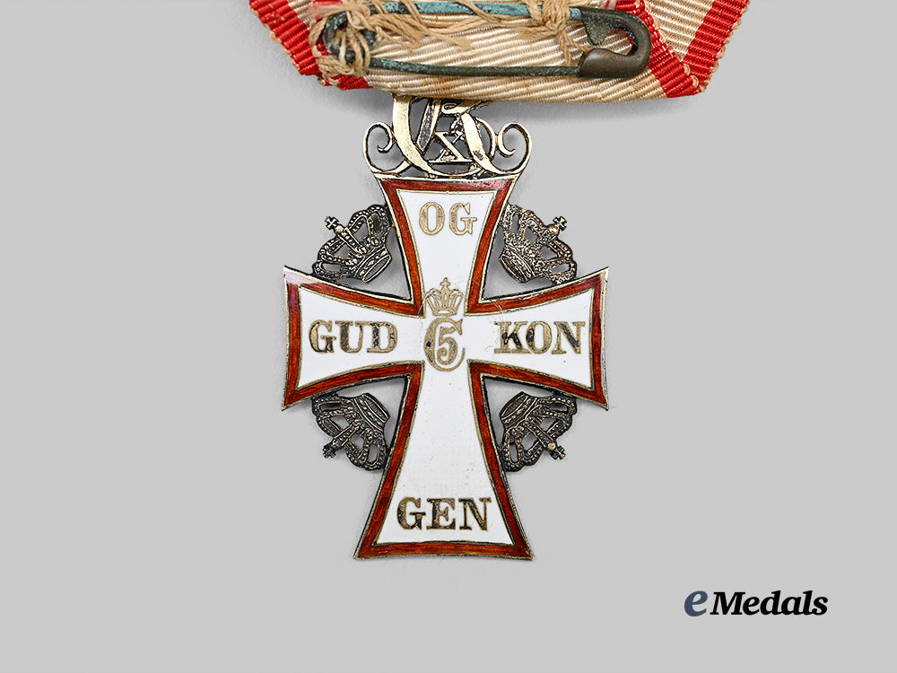 denmark,_kingdom._an_order_of_dannebrog,_knight_with_case,_by_a._michelsen,_c.1945_e_medals__e_u25300_9