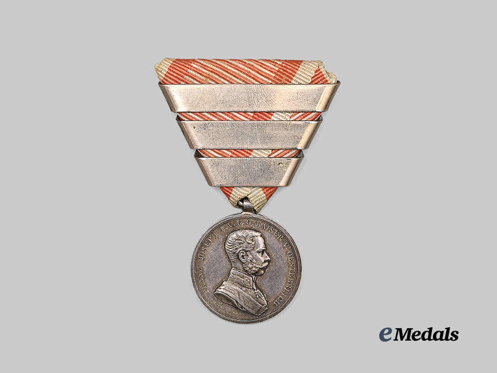 austria,_imperial._a_bravery_medal,_i_i_class,_with_engraved_rim_e_medals__e_u25314_2