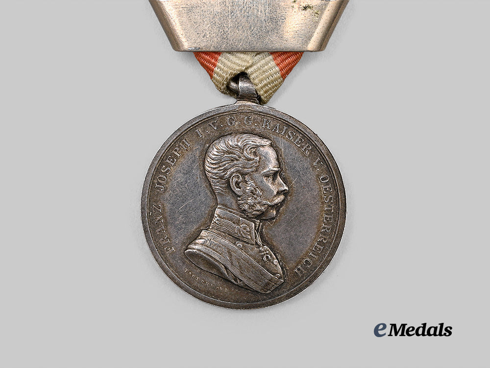 austria,_imperial._a_bravery_medal,_i_i_class,_with_engraved_rim_e_medals__e_u25314_3