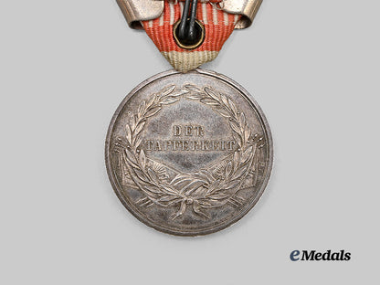 austria,_imperial._a_bravery_medal,_i_i_class,_with_engraved_rim_e_medals__e_u25314_5