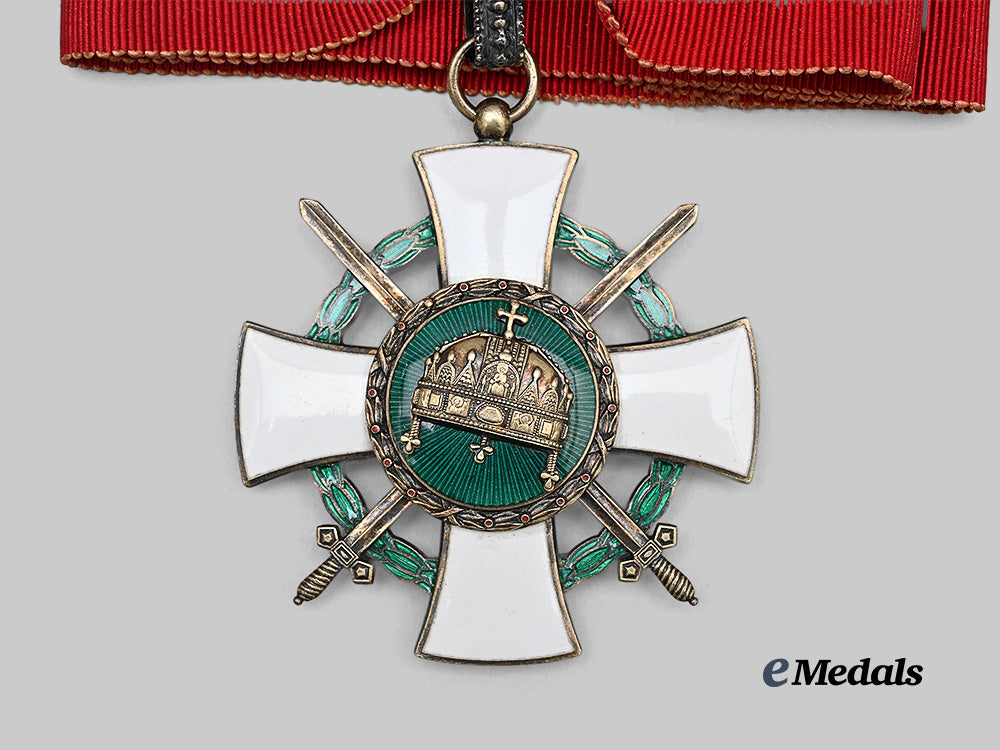hungary,_kingdom._an_order_of_the_holy_crown,_third_class_commander,_military_division,1942_e_medals__e_u25341_3
