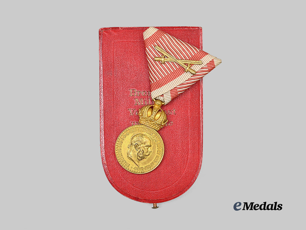 austria,_imperial._a_military_merit_medal,_bronze_grade_with_swords_and_case,_by_zimbler_e_medals__e_u25345_5
