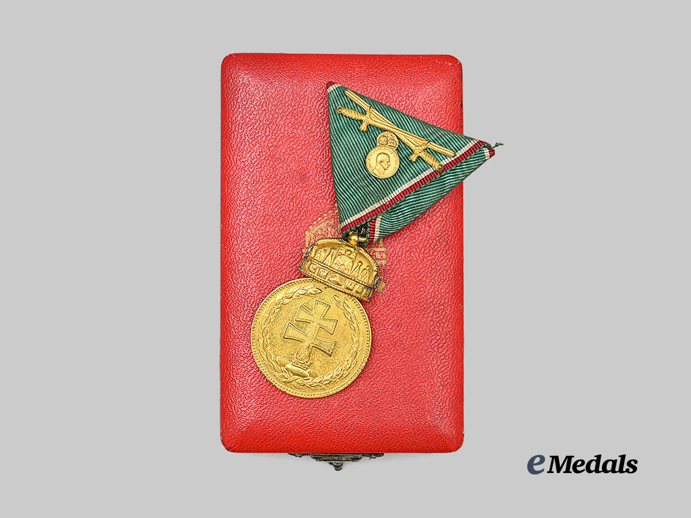 hungary,_kingdom._a_signum_laudis_medal,_military_division_with_second_award_e_medals__e_u25352_4
