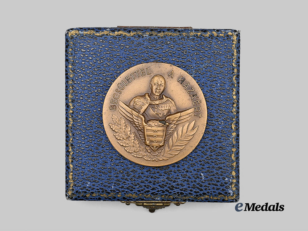 hungary,_kingdom._a_vitéz_gyula_gömbös_commemorative_medal_in_case,_by_ludwig_eremvero_e_medals__e_u25353_5