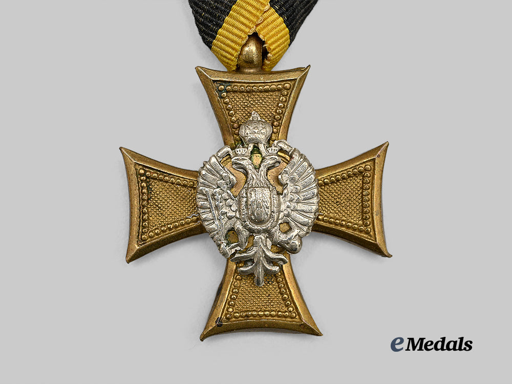 austria,_imperial._a_long_service_decoration,_i_i_i_class_for_officers_with_mother_of_pearl_reverse_e_medals__e_u25366_3