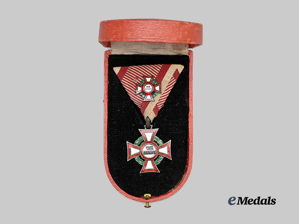 austria,_imperial._a_military_merit_cross,_i_i_i_class_with_small_i_class_with_war_decoration,_by_rothe,_c.1900_e_medals__e_u25371_3