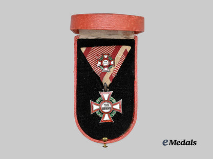 austria,_imperial._a_military_merit_cross,_i_i_i_class_with_small_i_class_with_war_decoration,_by_rothe,_c.1900_e_medals__e_u25371_3