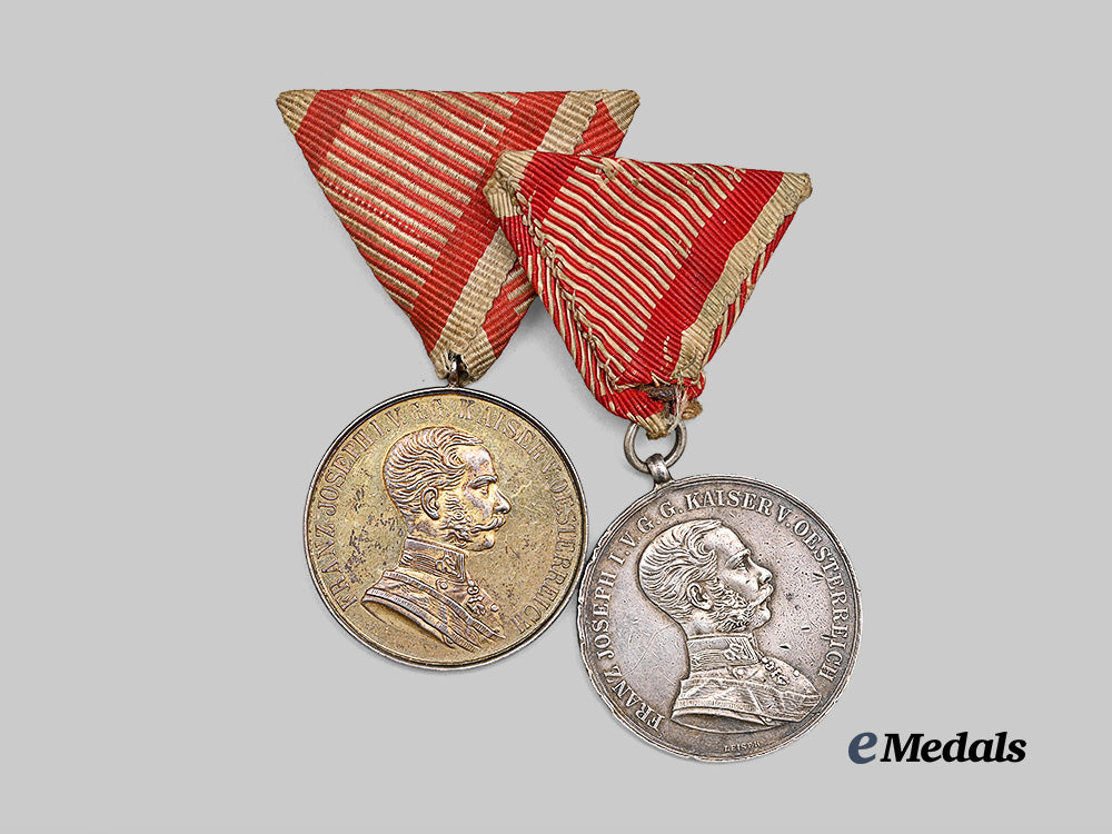 austria,_imperial._a_pair_of_bravery_medals,_dedicated_e_medals__e_u25374_2