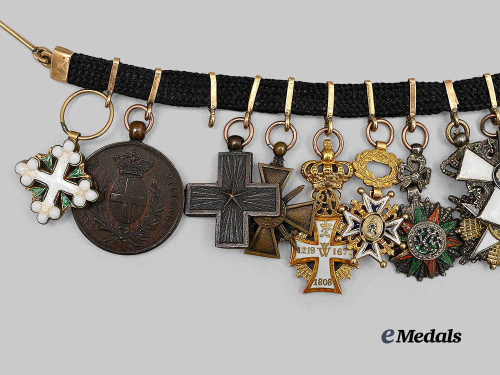 italy,_kingdom._a_miniature_chain_with_thirteen_decorations_e_medals__e_u25443_5