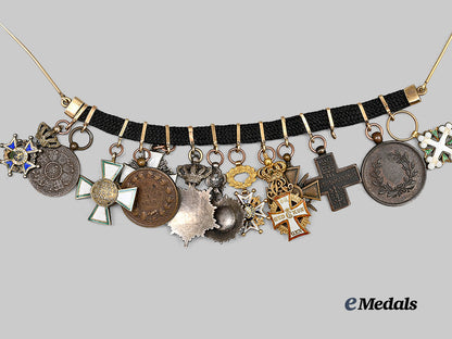 italy,_kingdom._a_miniature_chain_with_thirteen_decorations_e_medals__e_u25443_7