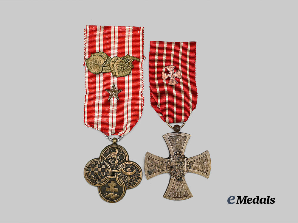 europe._a_pair_of_service_crosses_e_medals__e_u25478_2