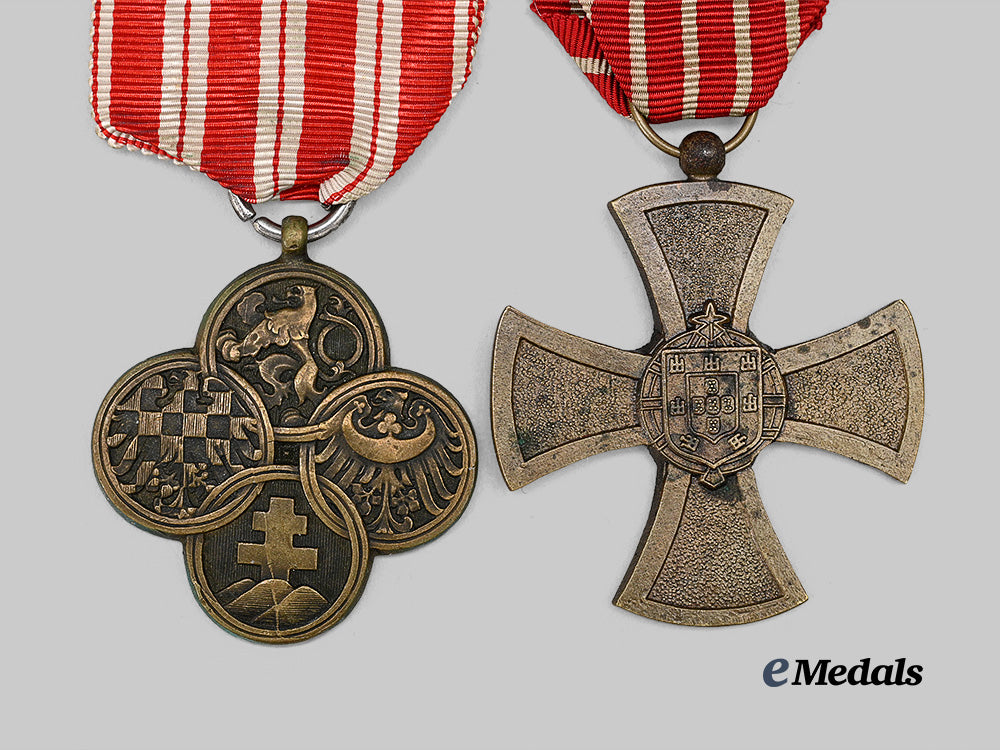 europe._a_pair_of_service_crosses_e_medals__e_u25478_3