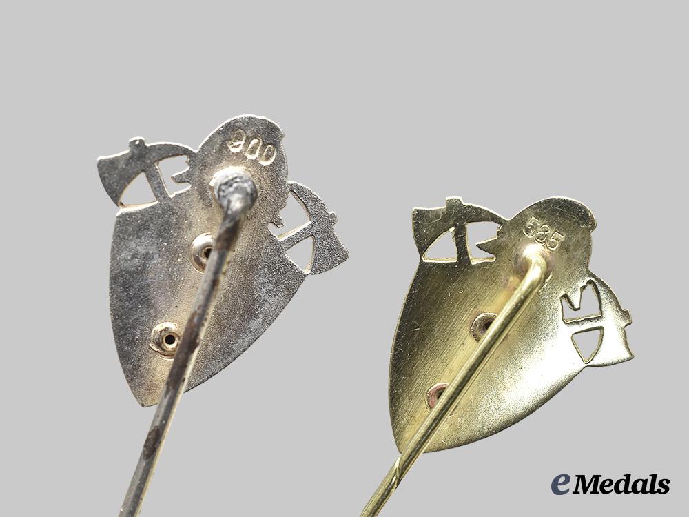 two_german_fireman's_long_service_pins;_silver&_gold_e_medals__g17527_2