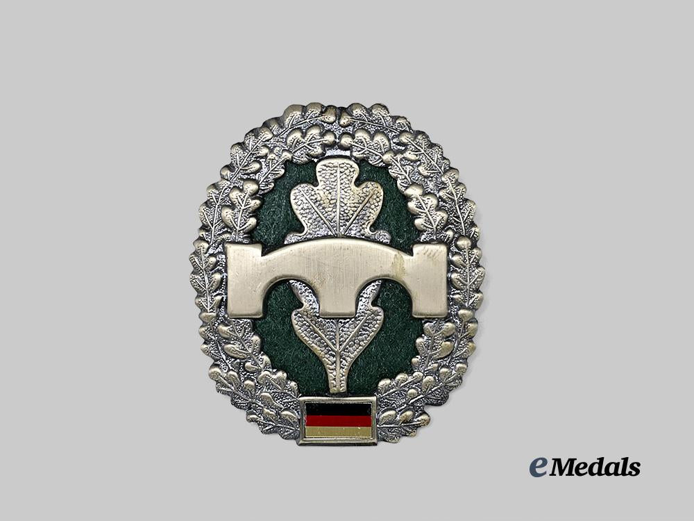 a_federal_republic_pioneer/_engineer's_combat_troops_cap_badge_e_medals__g18079_2