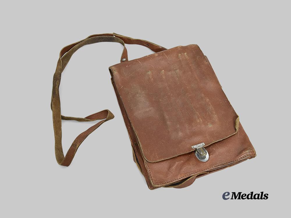 germany,_wehrmacht._a_second_war_wehrmacht_officer's_tote_case_e_medals__g18956_2