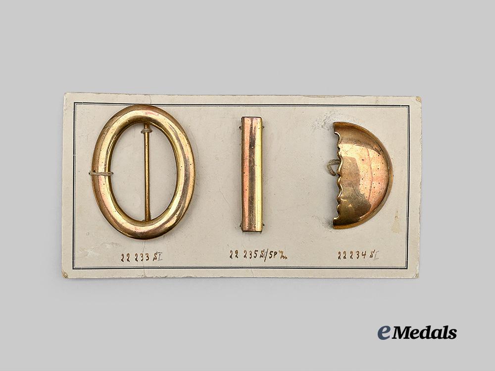 a_police_general's_parade_cross_strap_fittings_on_a_sales_sample_board;_published_e_medals__g20659_2