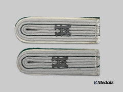 An Armed Forces Paymaster Official For The Duration Of The War (Beamter Auf Kriegsdauer) Shoulder Board Pair